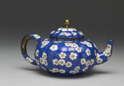 图片[2]-Copper teapot with ice-plum flowers decoration in painted enamels, Qing dynasty, Qianlong reign (1736-1795)-China Archive